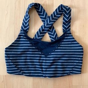 Lululemon bra size 4